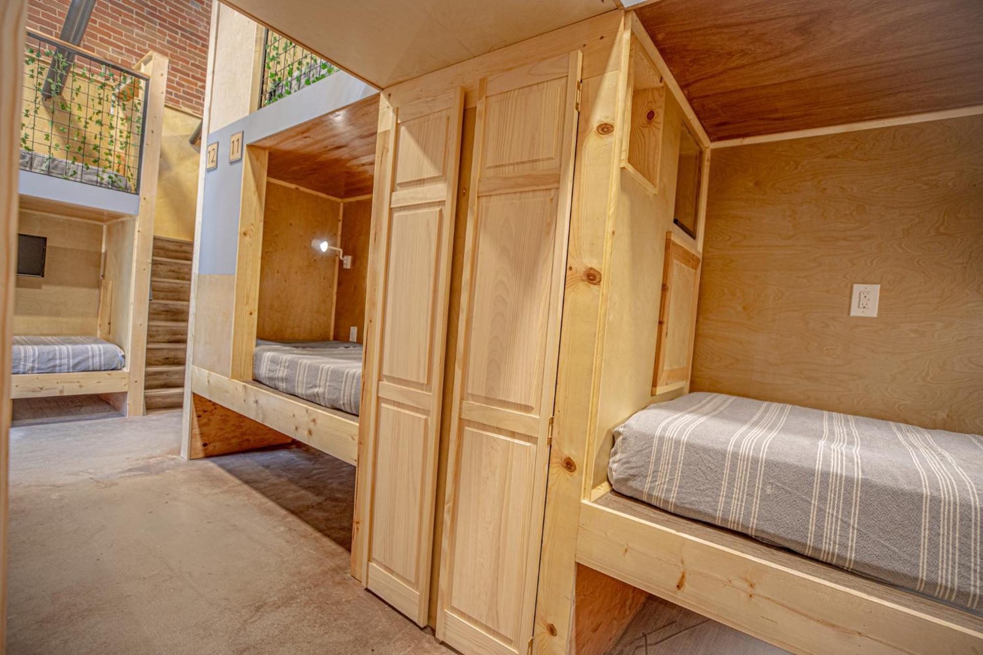 Social Stays - Santa Barbara'S First Hostel On State Street المظهر الخارجي الصورة