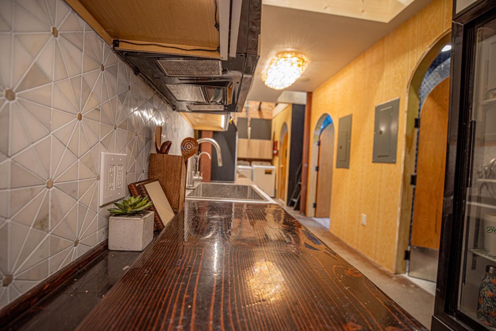 Social Stays - Santa Barbara'S First Hostel On State Street المظهر الخارجي الصورة