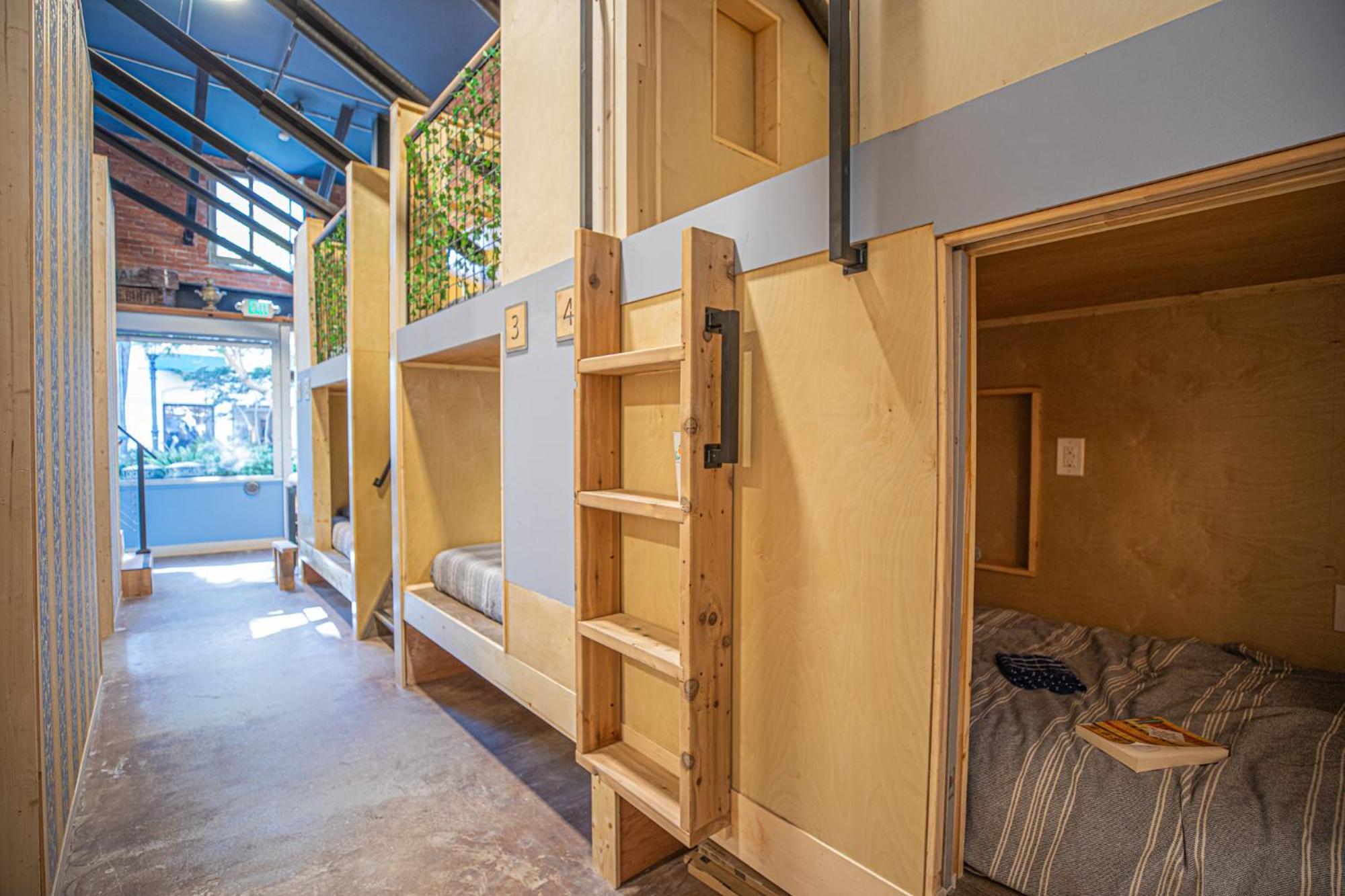Social Stays - Santa Barbara'S First Hostel On State Street المظهر الخارجي الصورة