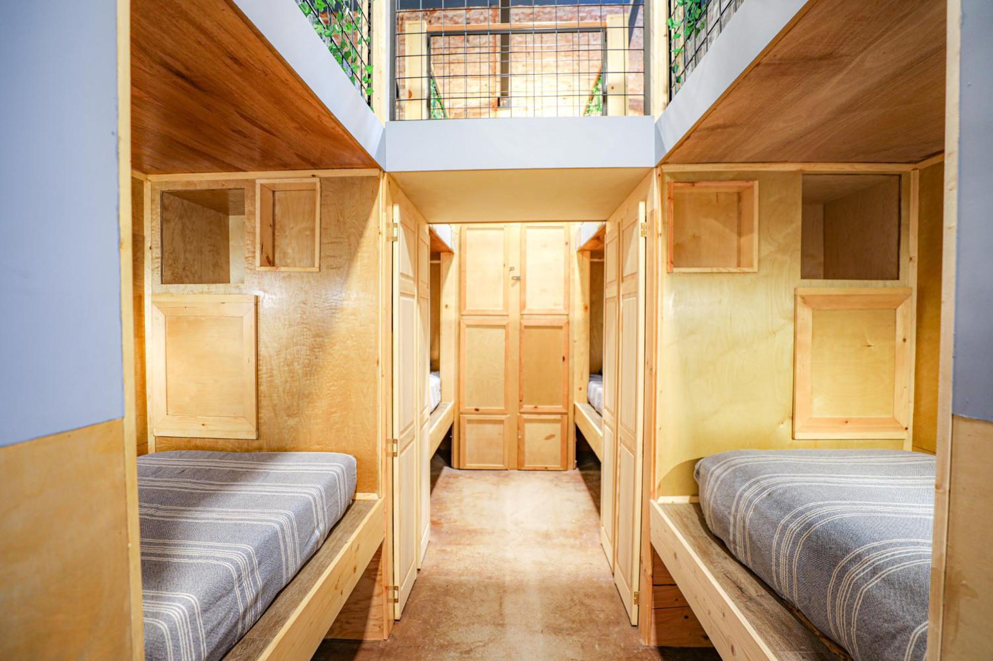 Social Stays - Santa Barbara'S First Hostel On State Street المظهر الخارجي الصورة