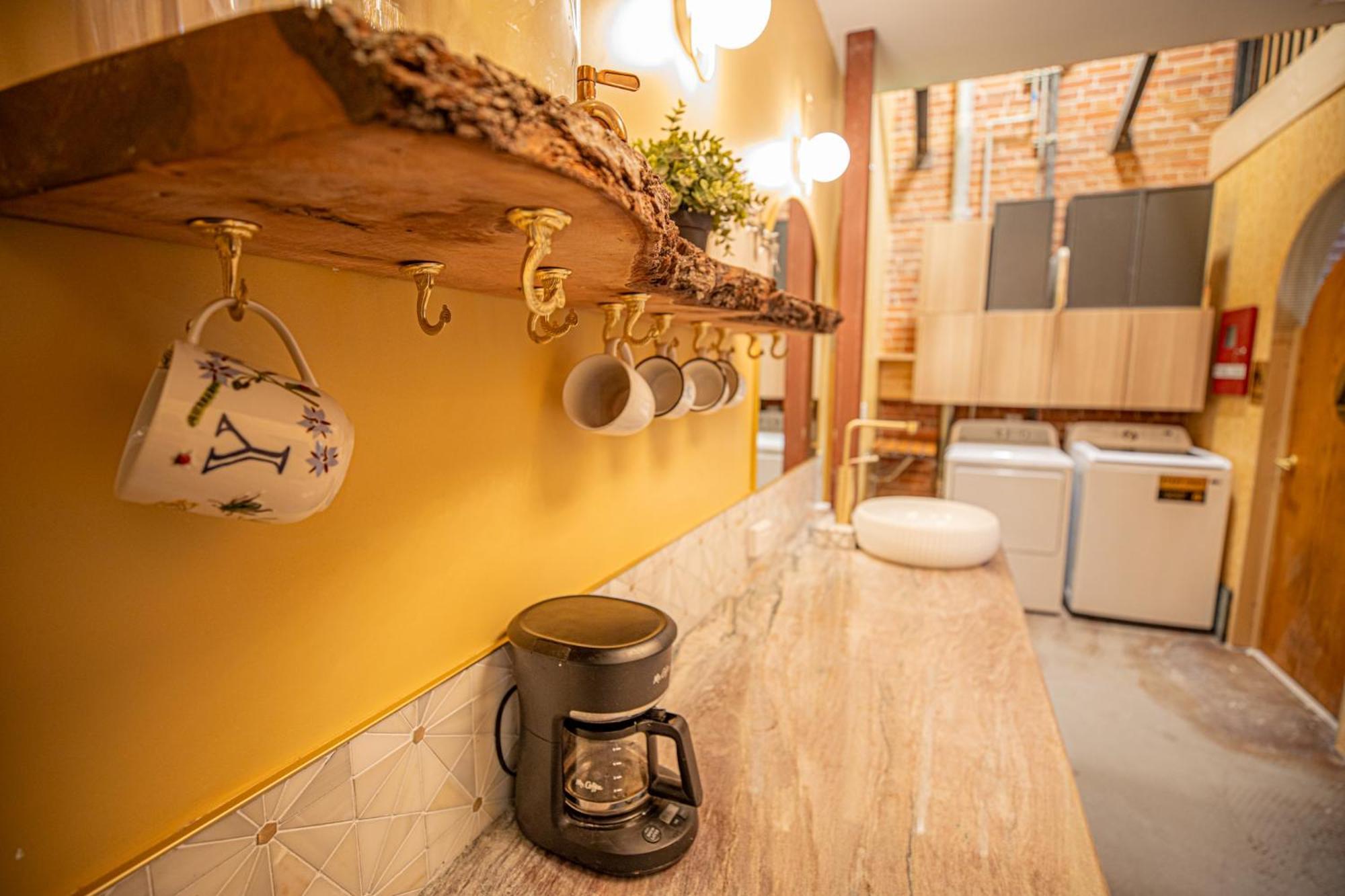 Social Stays - Santa Barbara'S First Hostel On State Street المظهر الخارجي الصورة
