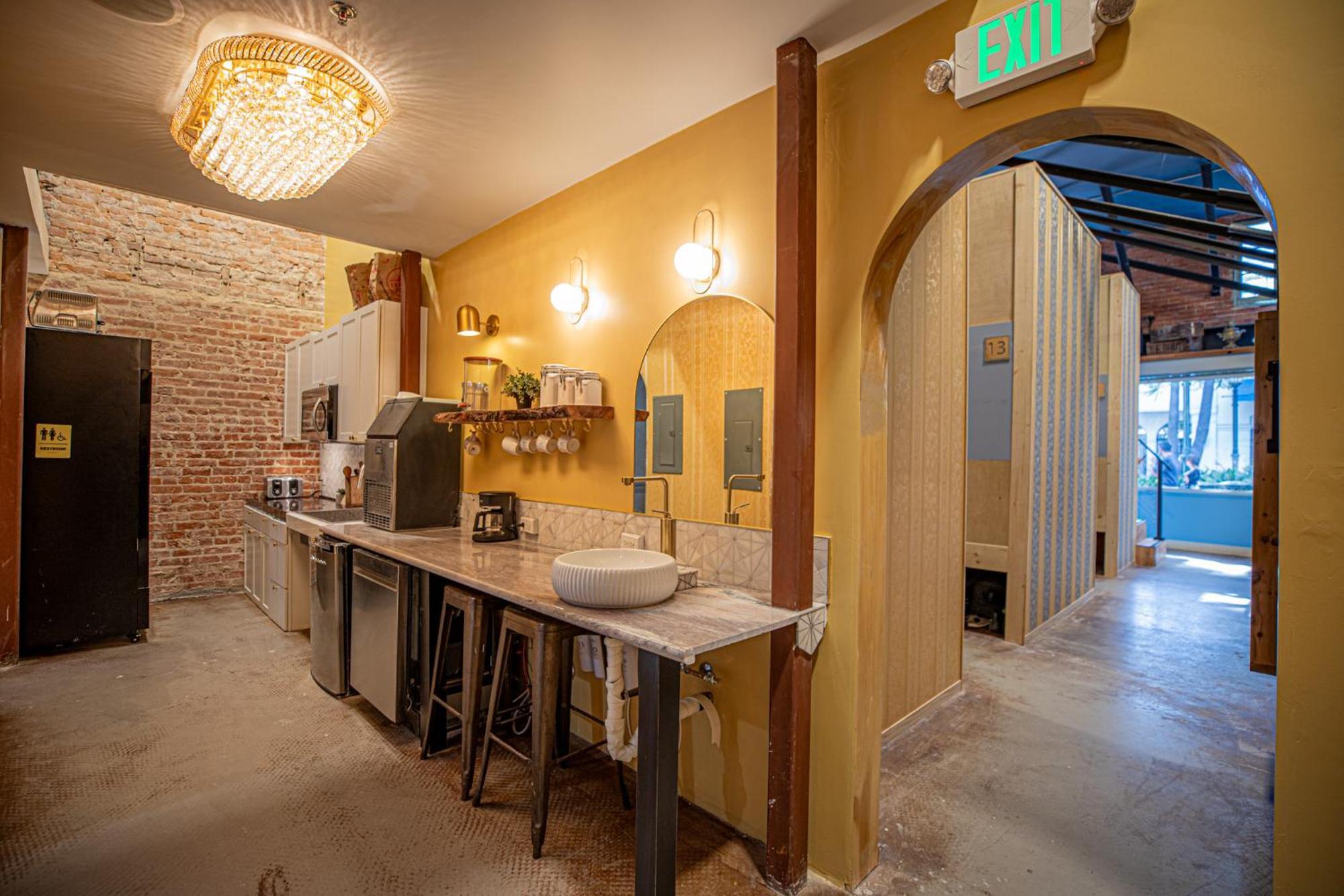 Social Stays - Santa Barbara'S First Hostel On State Street المظهر الخارجي الصورة