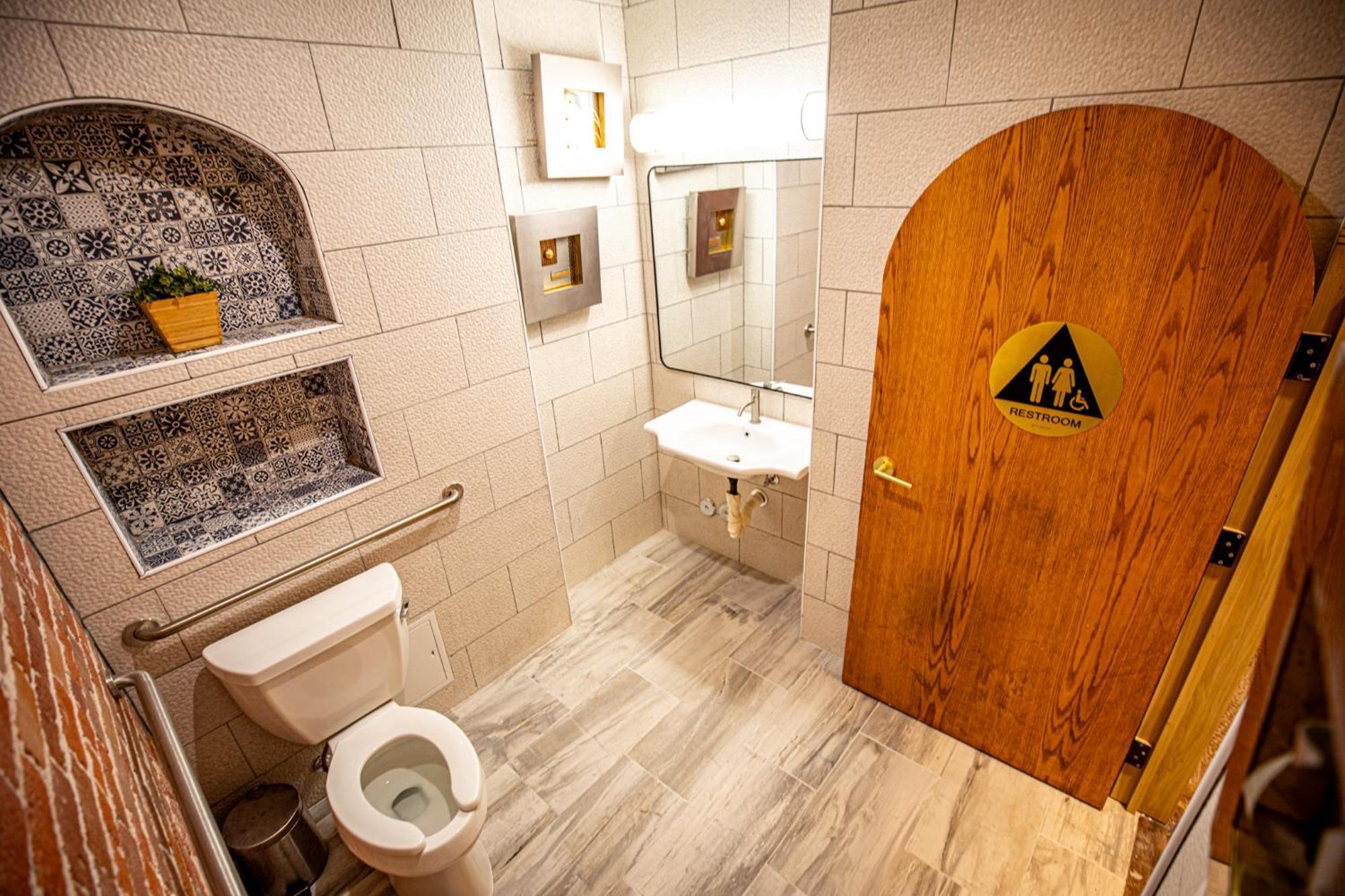 Social Stays - Santa Barbara'S First Hostel On State Street المظهر الخارجي الصورة