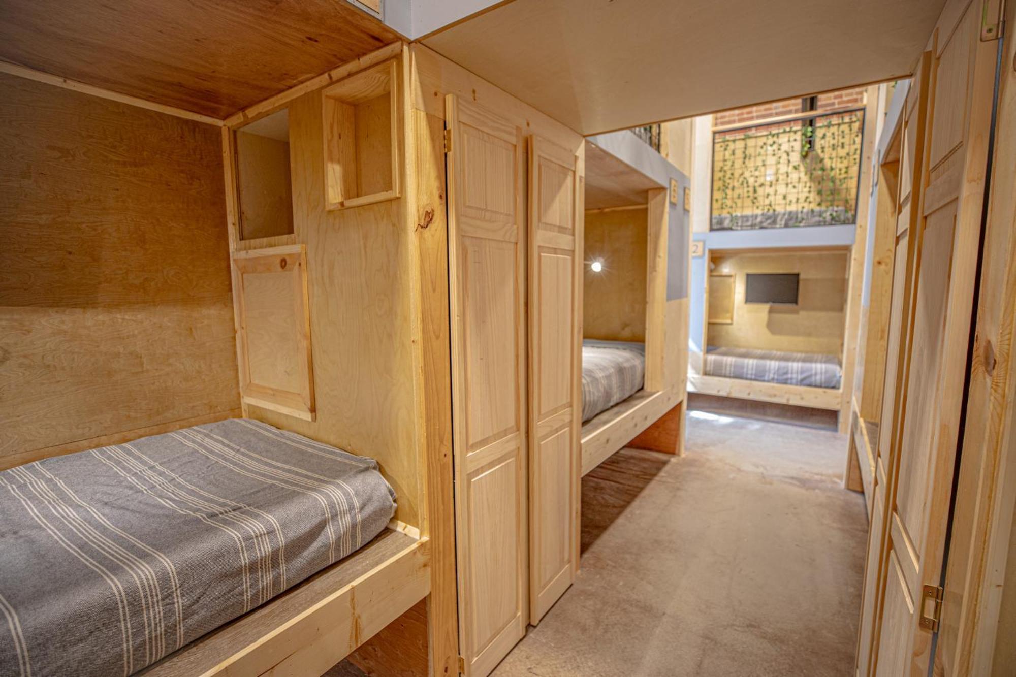 Social Stays - Santa Barbara'S First Hostel On State Street المظهر الخارجي الصورة